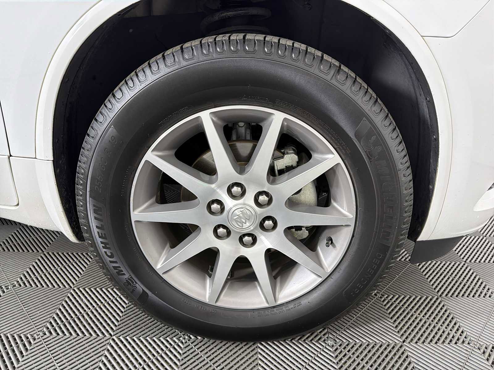 Used 2016 Buick Enclave Leather image 10