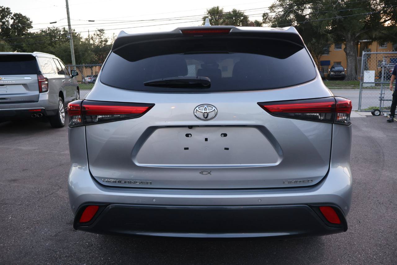 Used 2020 Toyota Highlander Limited FWD image 5