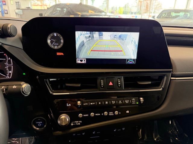 Used 2022 Lexus ES 300h w/ Premium Package image 15