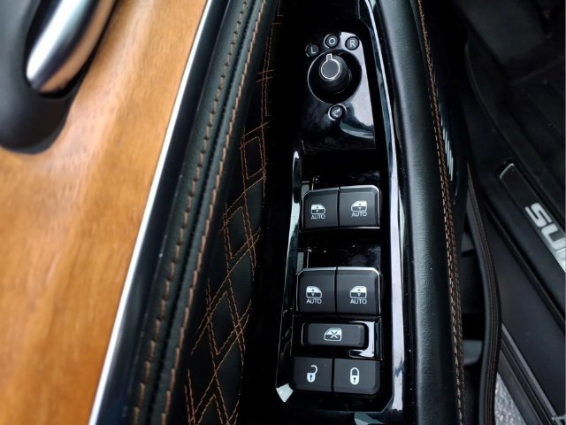 Used 2023 Jeep Grand Cherokee Summit AWD/4WD image 19