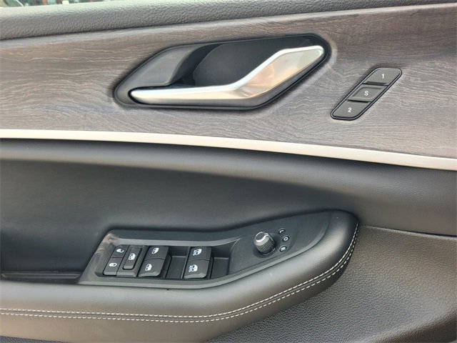 New 2025 Jeep Grand Cherokee Limited image 21