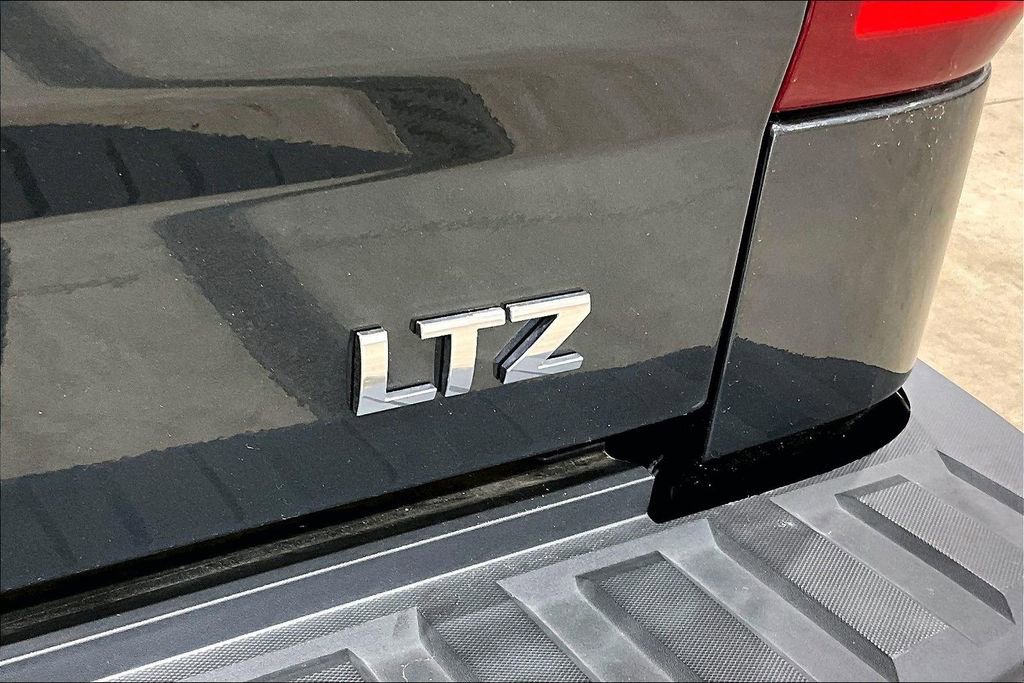 Used 2017 Chevrolet Silverado 1500 LTZ w/ Sport Package AWD/4WD image 5