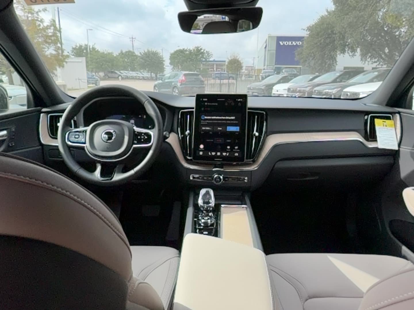 New 2027 Volvo XC60 B5 Core AWD/4WD image 16