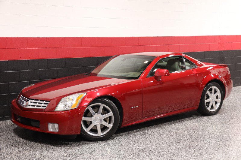 Used 2005 Cadillac XLR RWD image 17