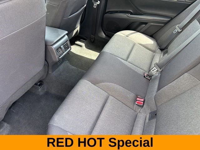 Used 2025 Toyota Camry LE image 31