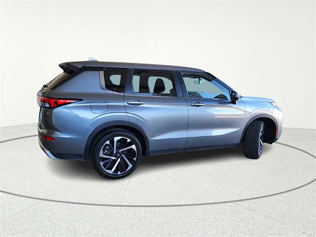Used 2024 Mitsubishi Outlander SE image 8