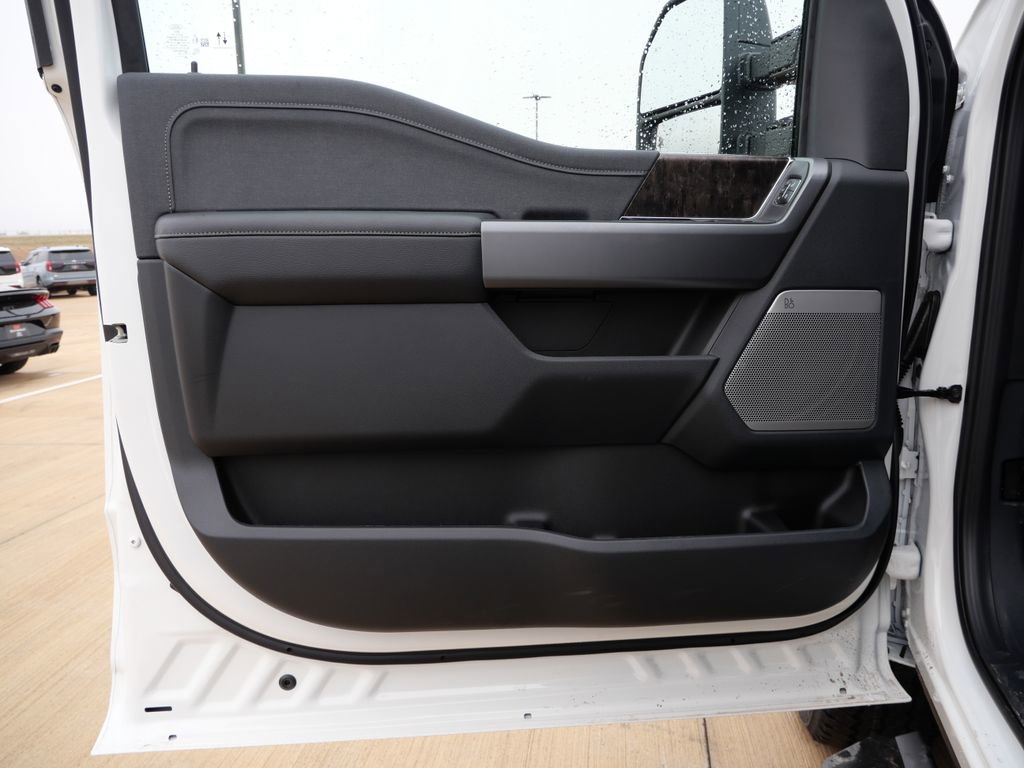 New 2026 Ford F250 Lariat w/ Black Appearance Package AWD/4WD image 18