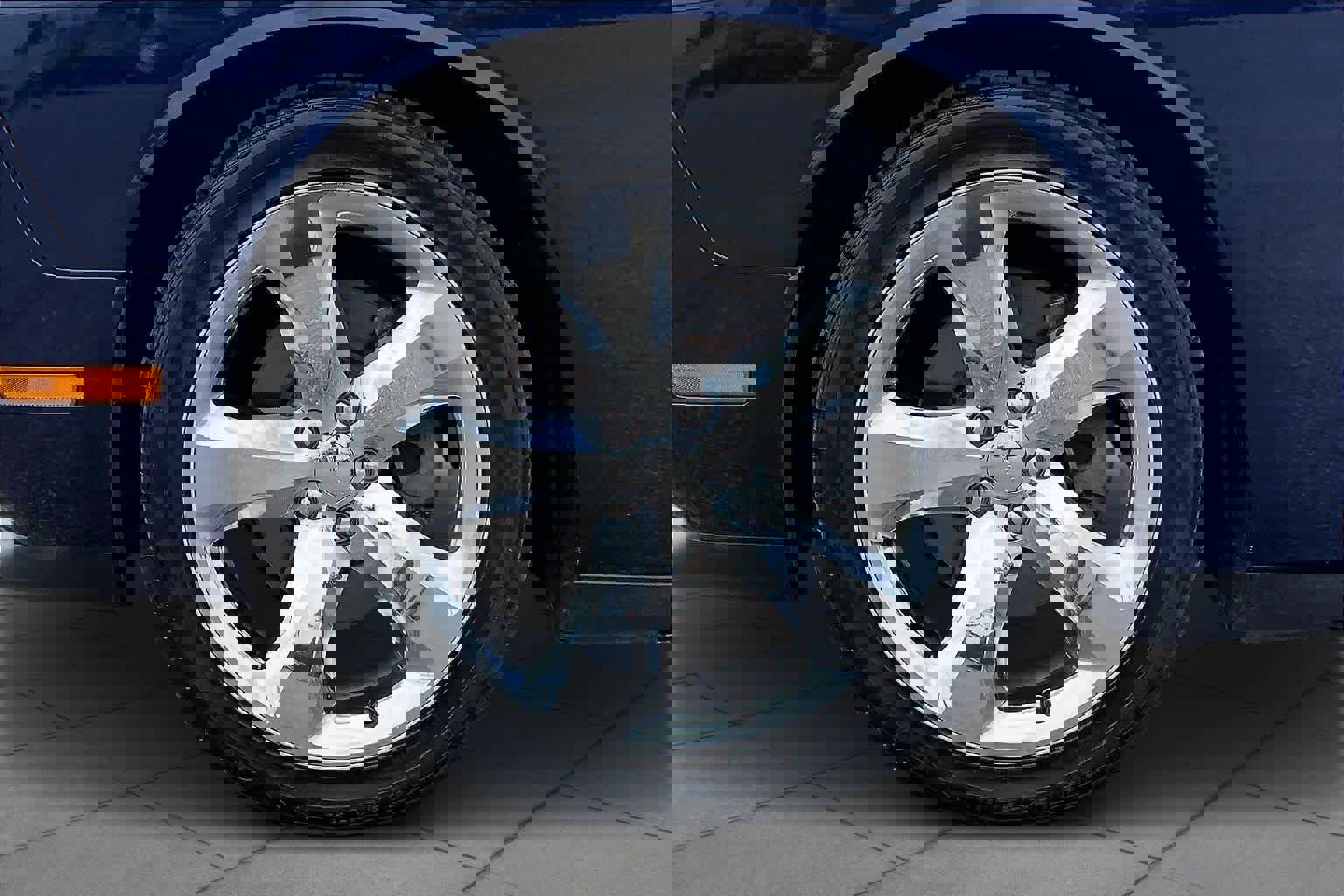 Used 2013 Dodge Challenger R/T image 11