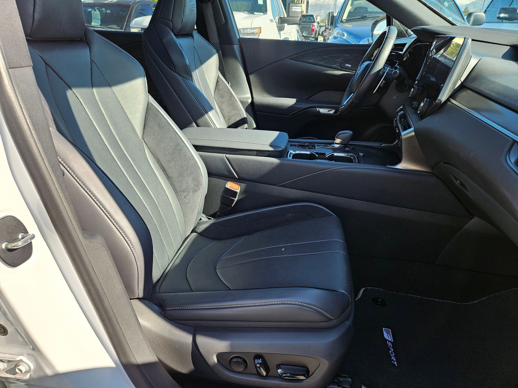 Used 2024 Lexus RX 500h F Sport w/ Convenience Package AWD/4WD image 32