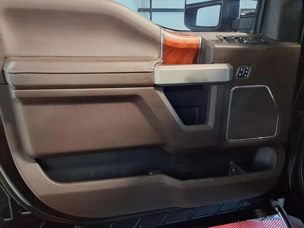 Used 2020 Ford F350 King Ranch w/ King Ranch Ultimate Package AWD/4WD image 17