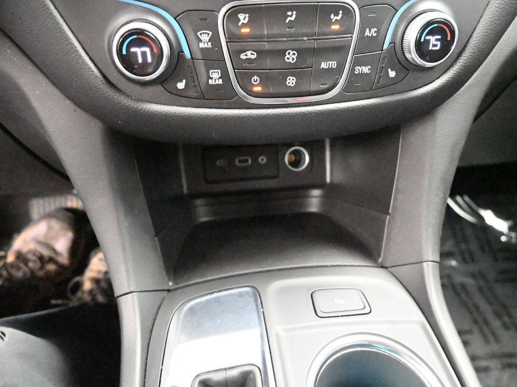 Used 2024 Chevrolet Equinox LT image 33
