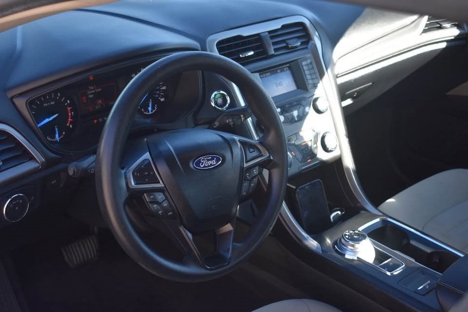 Used 2020 Ford Fusion S image 10