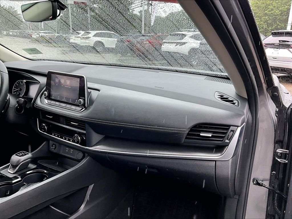 Used 2024 Nissan Rogue SV w/ SV Premium Package AWD/4WD image 13