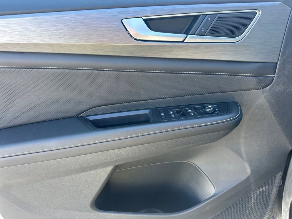 Used 2025 Volkswagen Atlas Cross Sport SE image 15