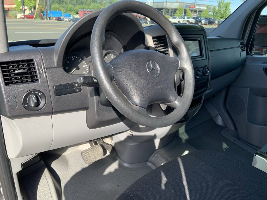 Used 2016 Mercedes-Benz Sprinter 2500 image 21