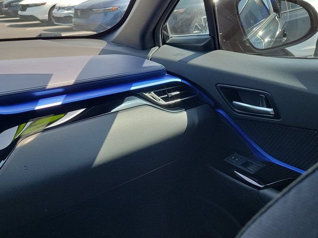 Used 2021 Toyota C-HR XLE FWD image 4