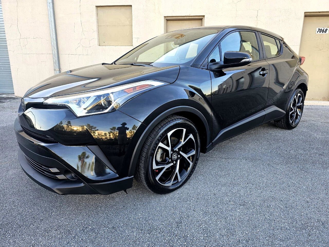 Used 2019 Toyota C-HR Limited image 11
