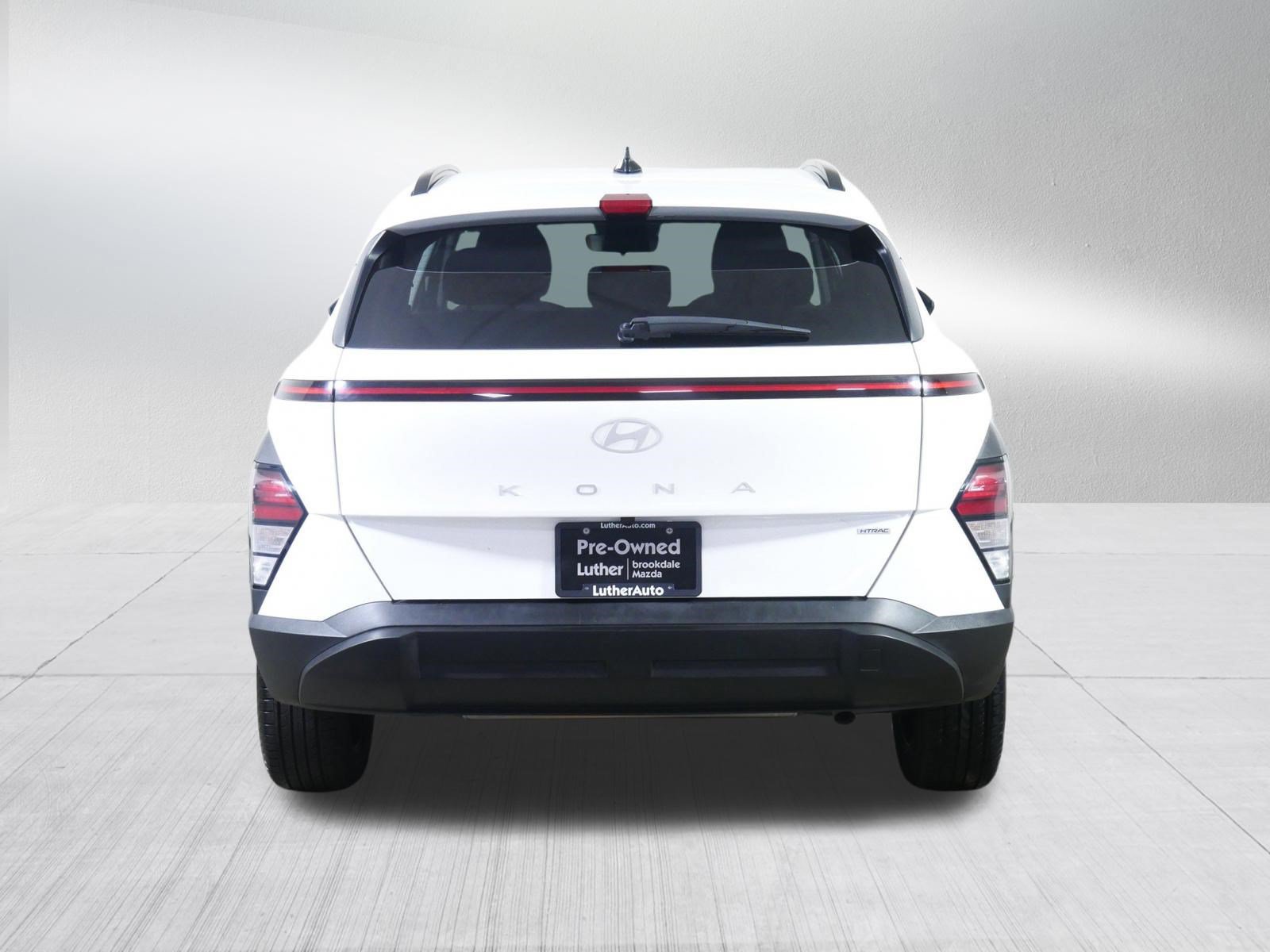 Used 2025 Hyundai Kona SEL AWD/4WD image 6
