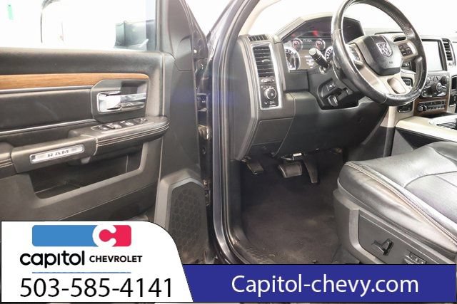 Used 2017 RAM 1500 Laramie w/ Convenience Group AWD/4WD image 10