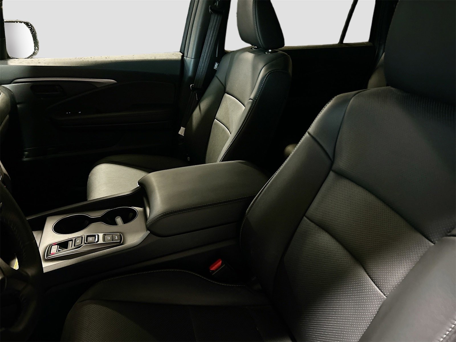 Used 2025 Honda Passport EX-L image 21