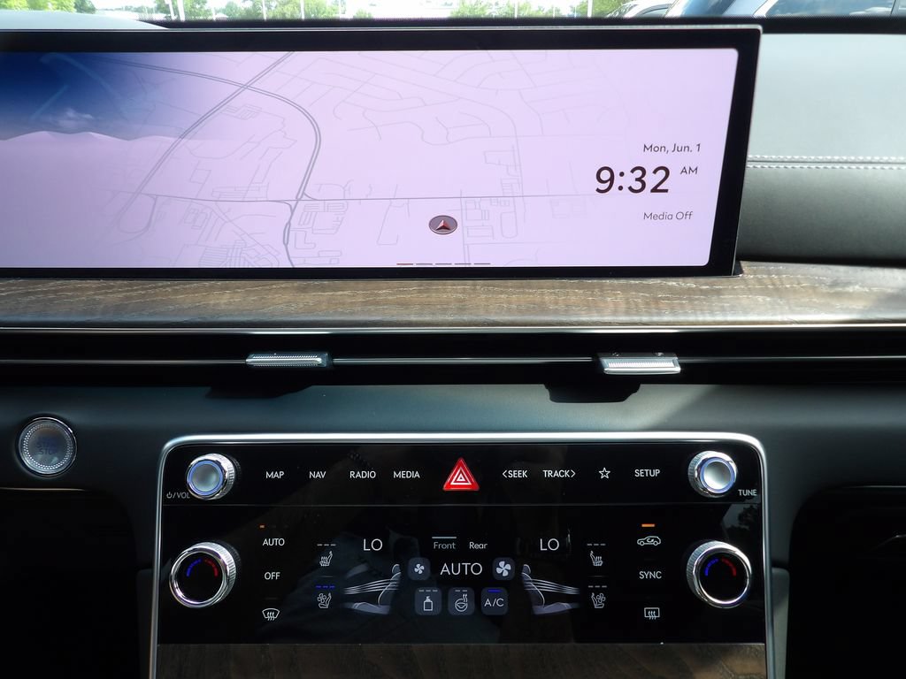 Used 2025 Genesis GV80 2.5T Prestige AWD/4WD image 22