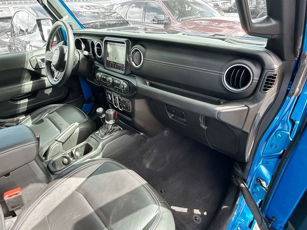 Used 2023 Jeep Wrangler Unlimited Sahara w/ Cold Weather Group image 33