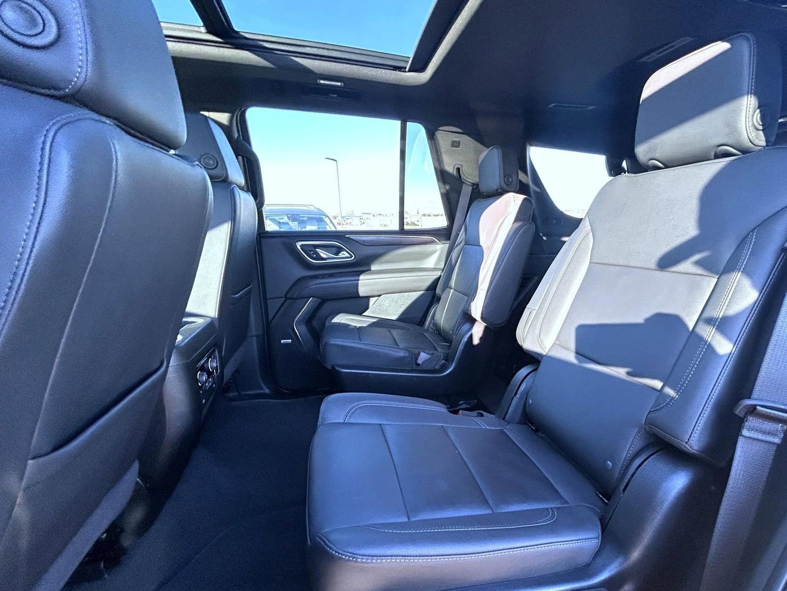 Used 2024 Chevrolet Tahoe Z71 w/ Luxury Package image 20