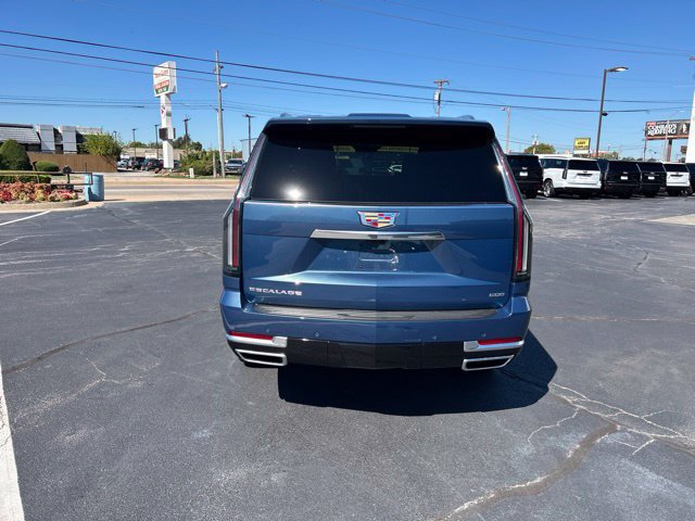 Used 2026 Cadillac Escalade Luxury w/ Touring Package AWD/4WD image 7