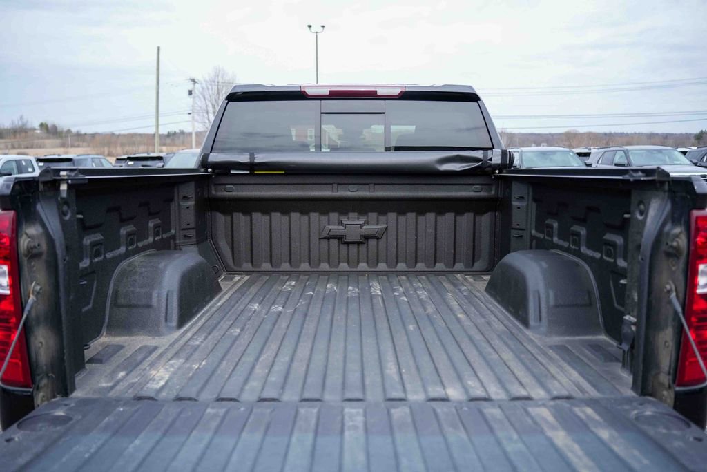 Used 2024 Chevrolet Silverado 1500 LT image 11