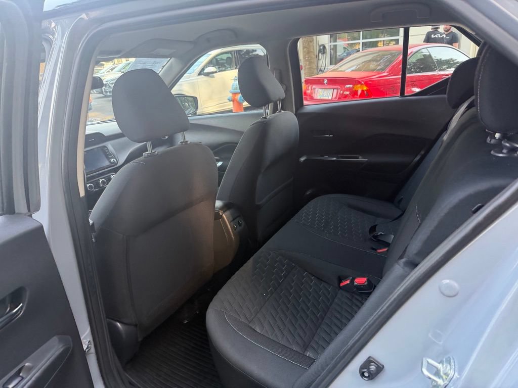 Used 2023 Nissan Kicks SV FWD image 13