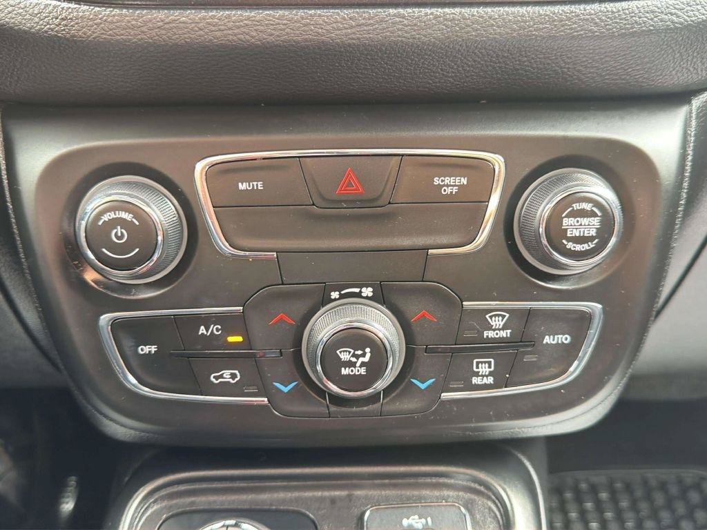 Used 2020 Jeep Compass Trailhawk w/ Cold Weather Group AWD/4WD image 23