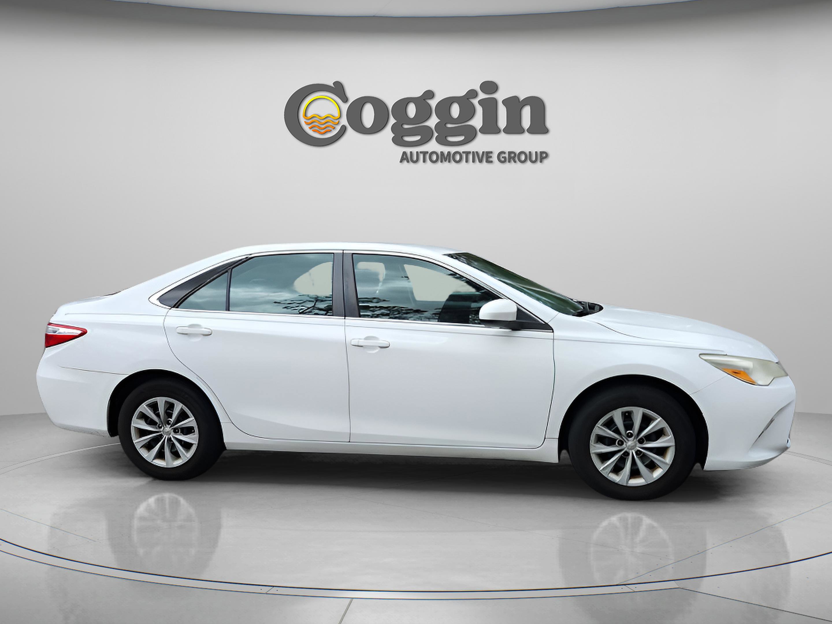 Used 2017 Toyota Camry LE FWD image 5