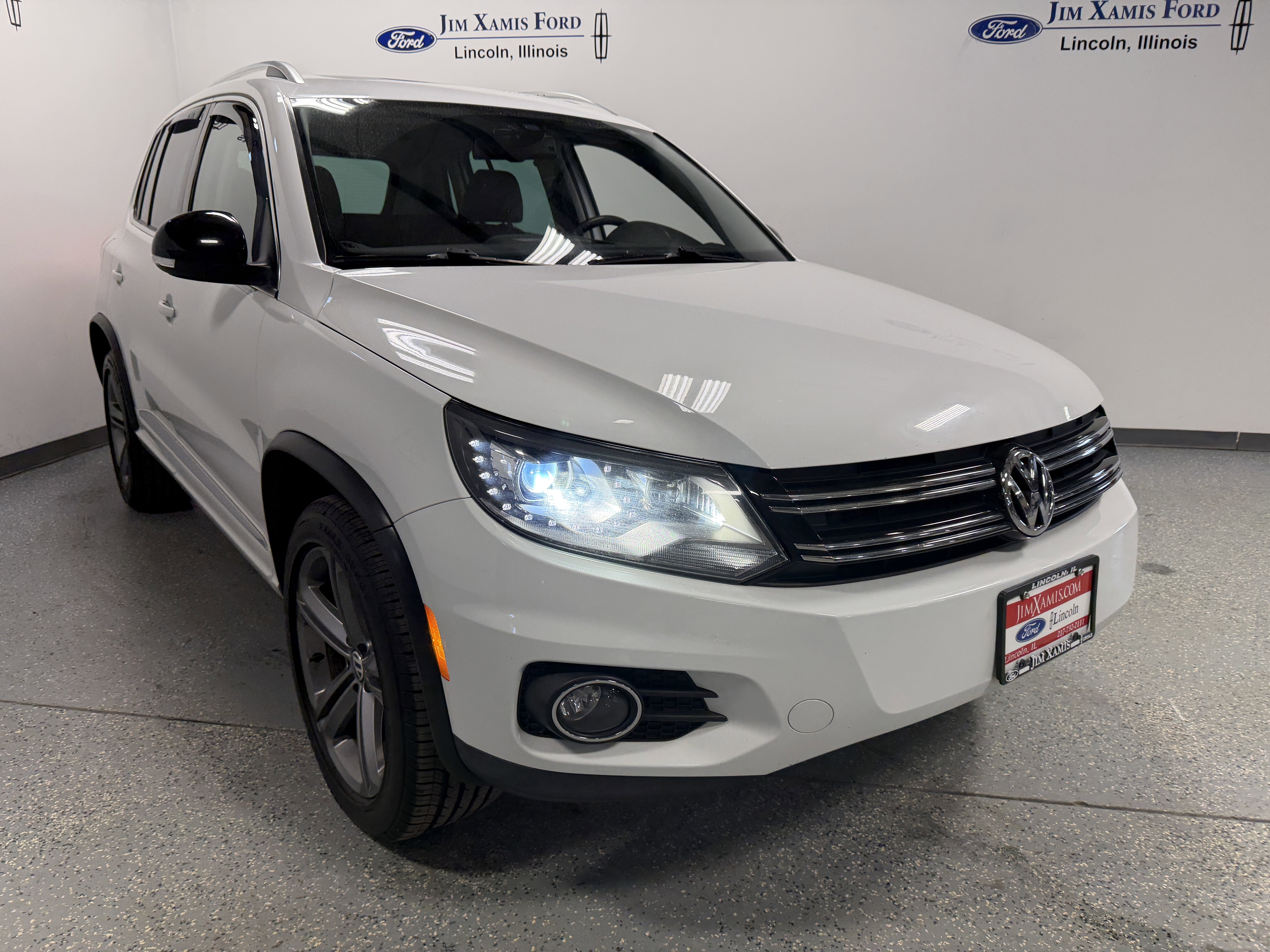 Used 2017 Volkswagen Tiguan Sport image 38