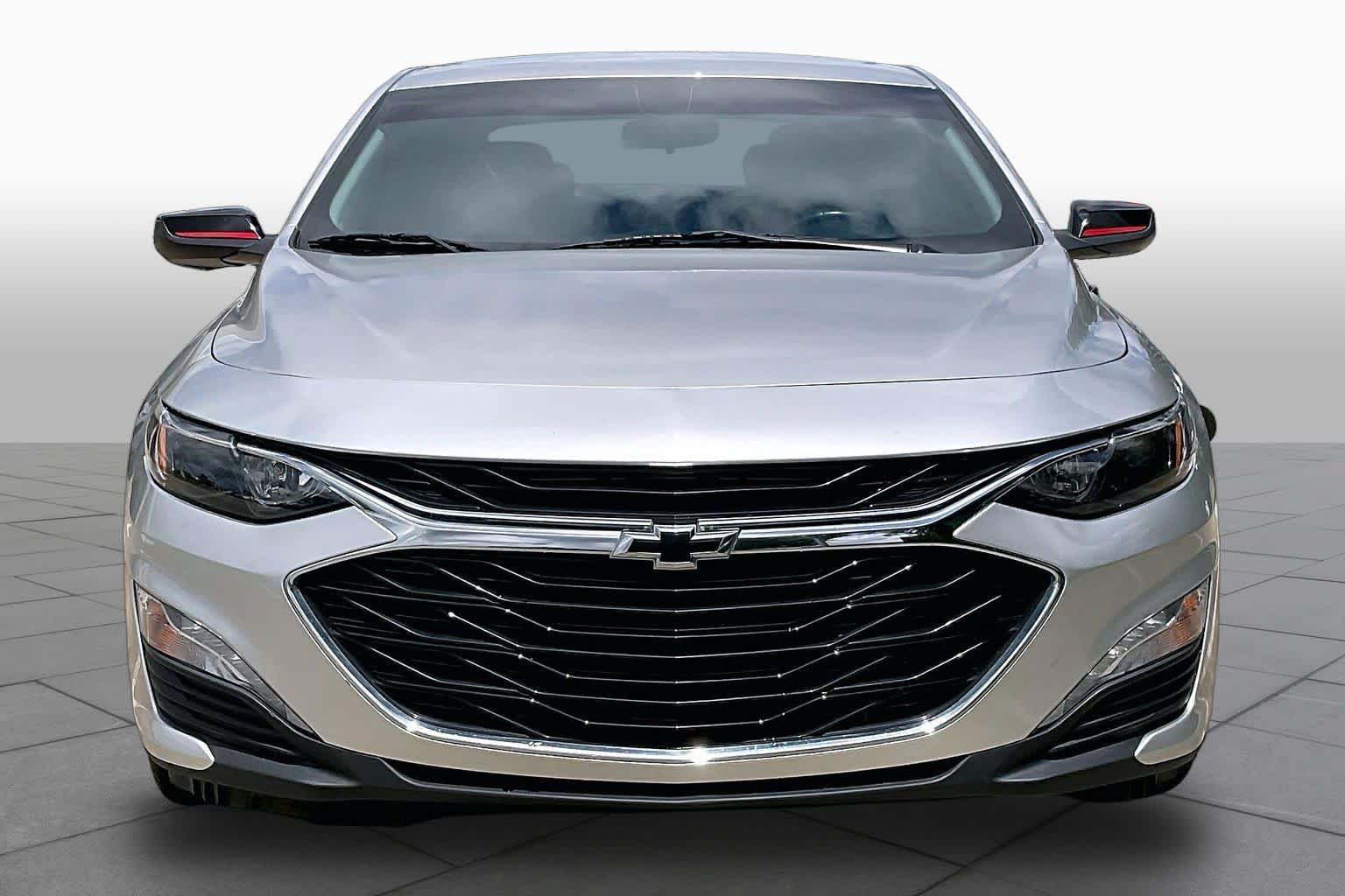 Used 2021 Chevrolet Malibu LT w/ Redline Edition FWD image 4
