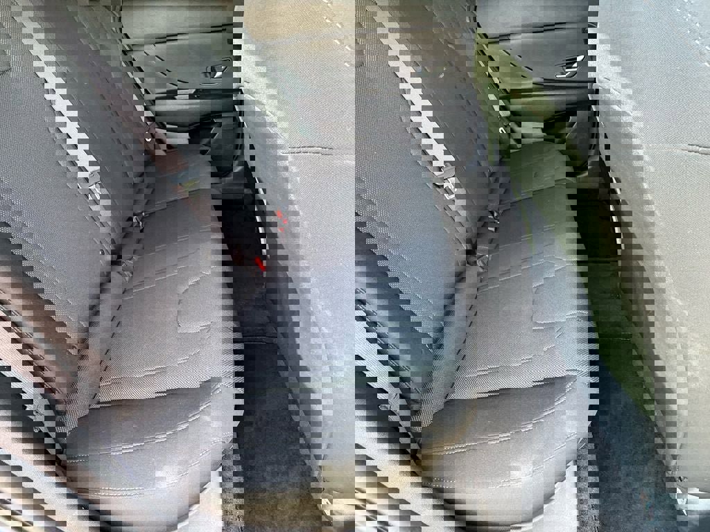 Used 2022 Hyundai Elantra SE image 11