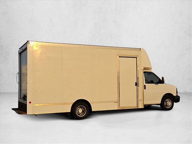 Used 2021 Chevrolet Express 3500 w/ Power Convenience Package RWD image 4