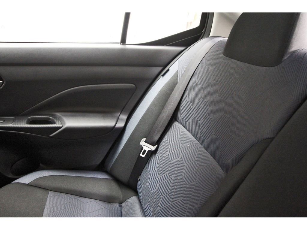 Used 2025 Nissan Versa SV w/ Trunk Package image 9