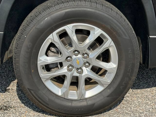Used 2021 Chevrolet Traverse LS w/ LPO, Blackout Package FWD image 10