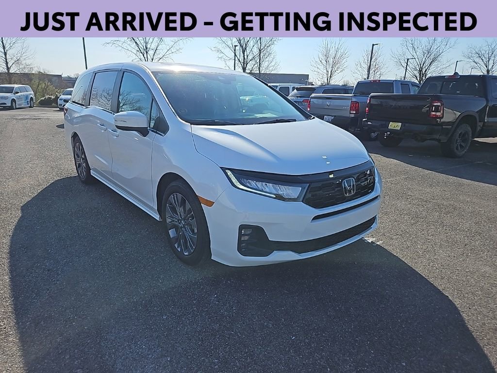 Used 2025 Honda Odyssey Touring image 1