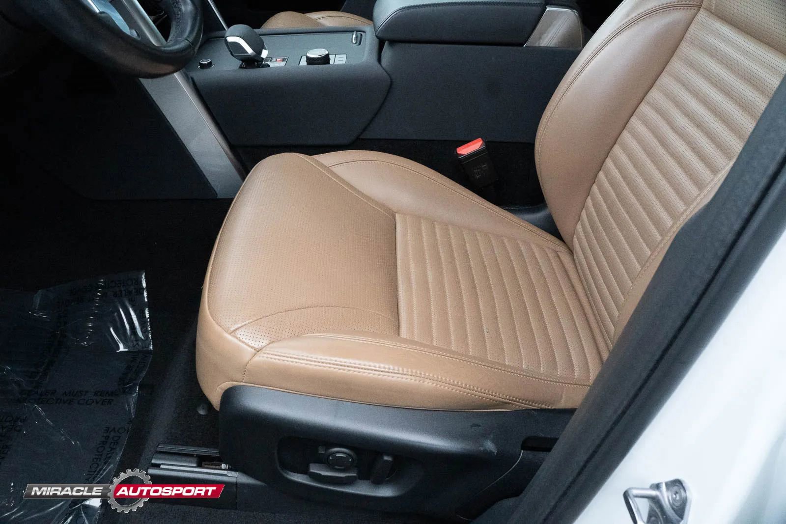 Used 2022 Land Rover Discovery S image 17