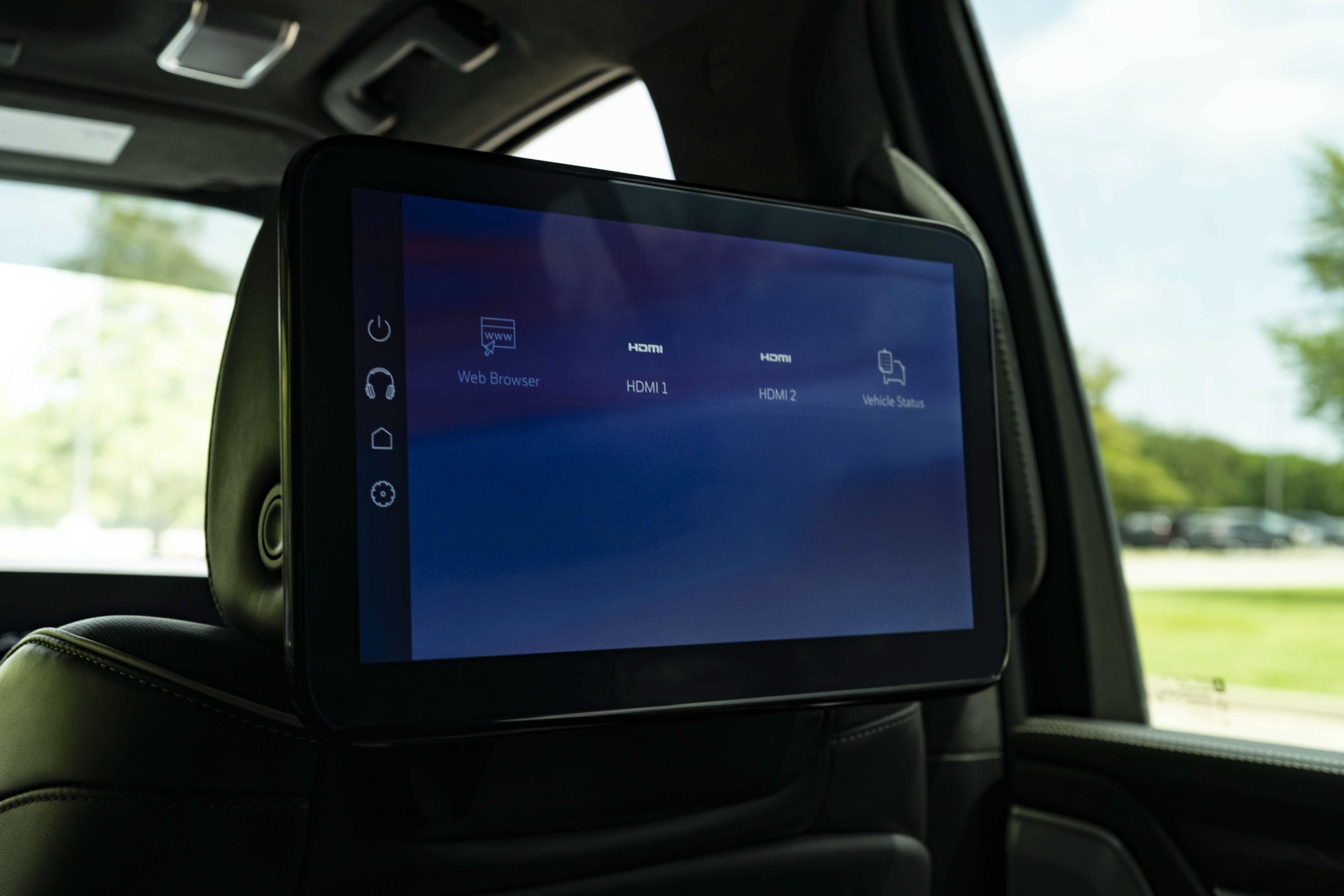 Used 2026 Cadillac Escalade Platinum Sport w/ LPO, ONYX Package AWD/4WD image 44