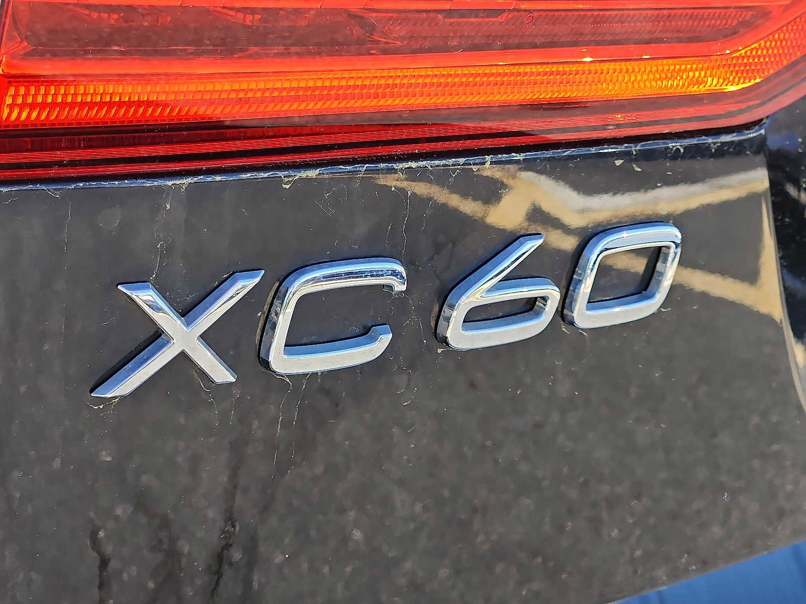 Certified 2023 Volvo XC60 B6 Ultimate w/ Protection Package Premier image 28