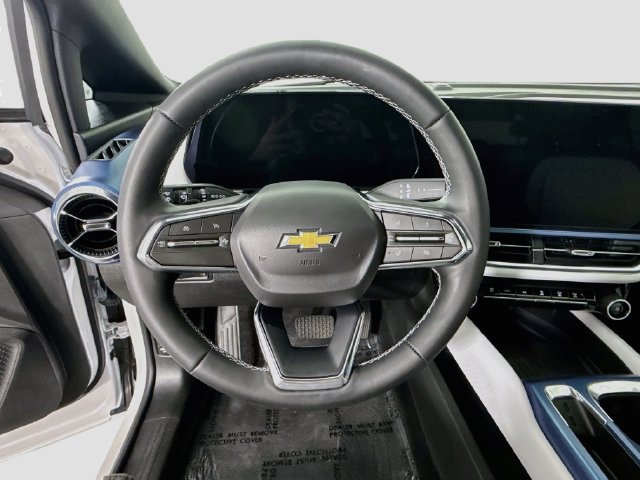 Used 2024 Chevrolet Equinox EV LT FWD image 12