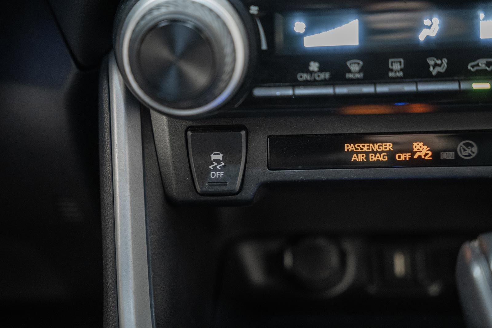 Used 2021 Toyota RAV4 LE image 27