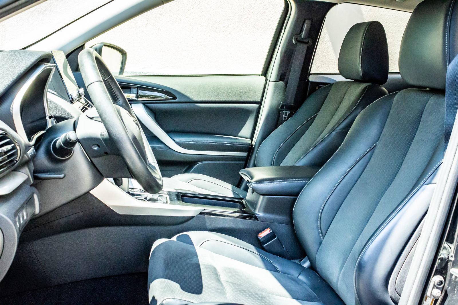 Used 2023 Mitsubishi Eclipse Cross SE AWD/4WD image 12