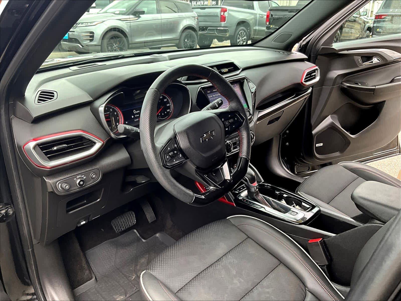 Used 2023 Chevrolet TrailBlazer RS w/ Technology Package AWD/4WD image 8