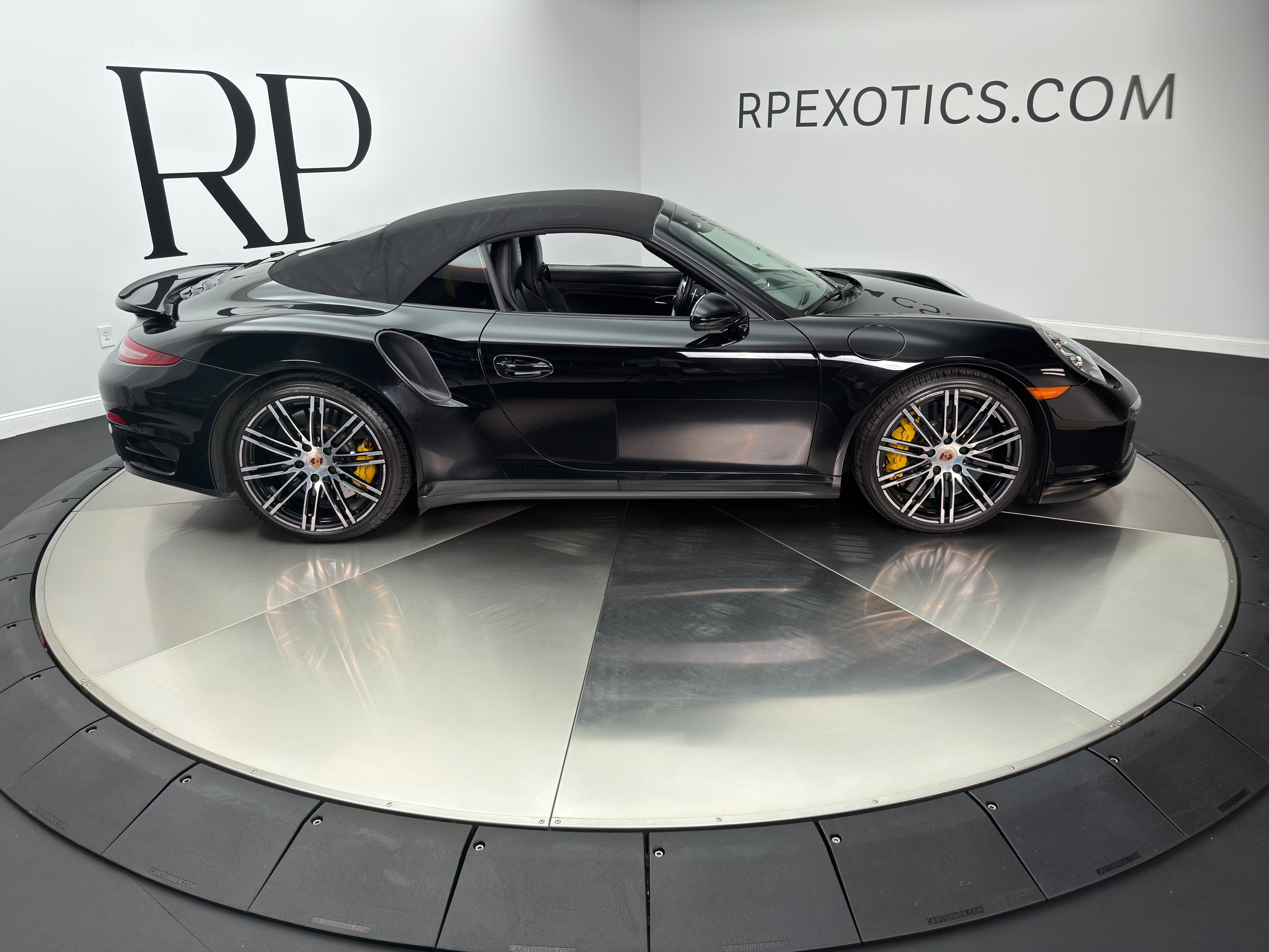 Used 2015 Porsche 911 Turbo S AWD/4WD image 18