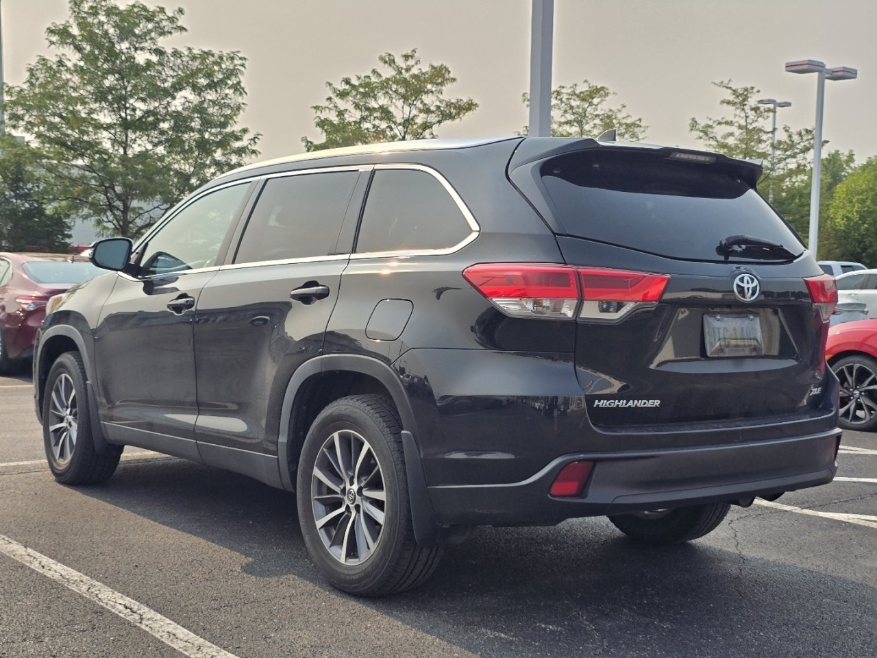 Used 2019 Toyota Highlander XLE FWD image 5