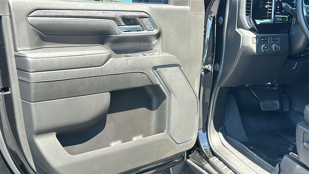 Used 2024 Chevrolet Silverado 2500 LTZ AWD/4WD image 23
