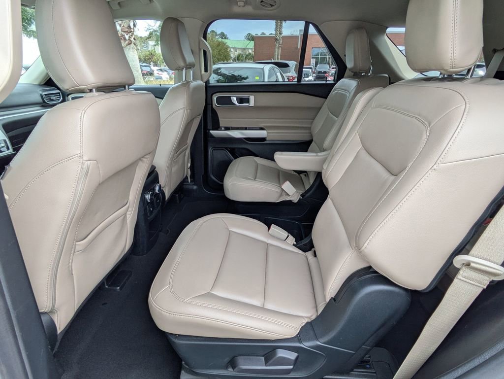 Used 2021 Ford Explorer XLT w/ Equipment Group 202A image 14